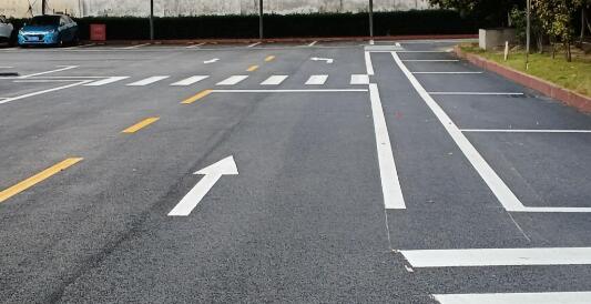 蘇州廠區(qū)劃線解讀，100個小車位需要多少桶油漆？